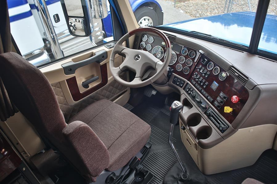 2018 Freightliner Coronado Interior