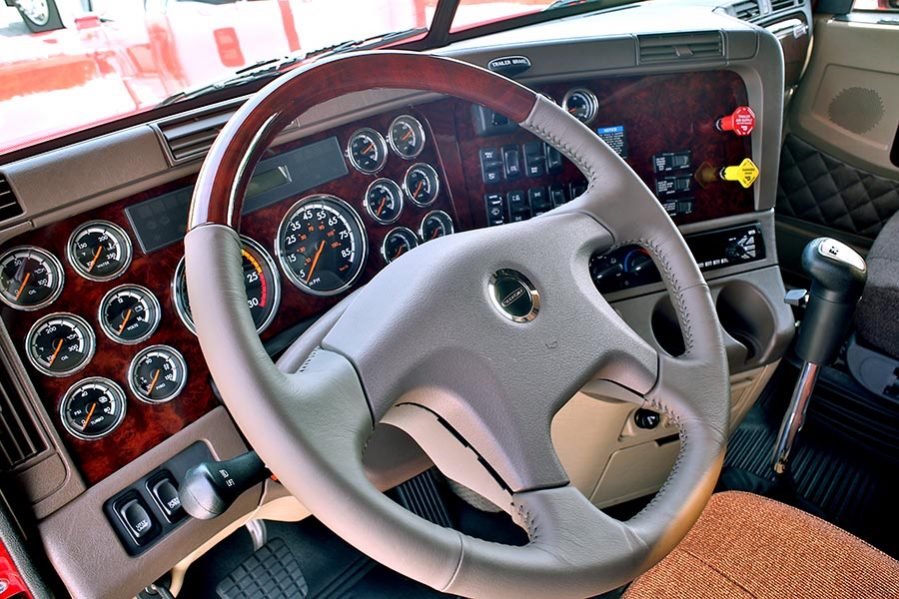 2019 Freightliner Coronado Interior